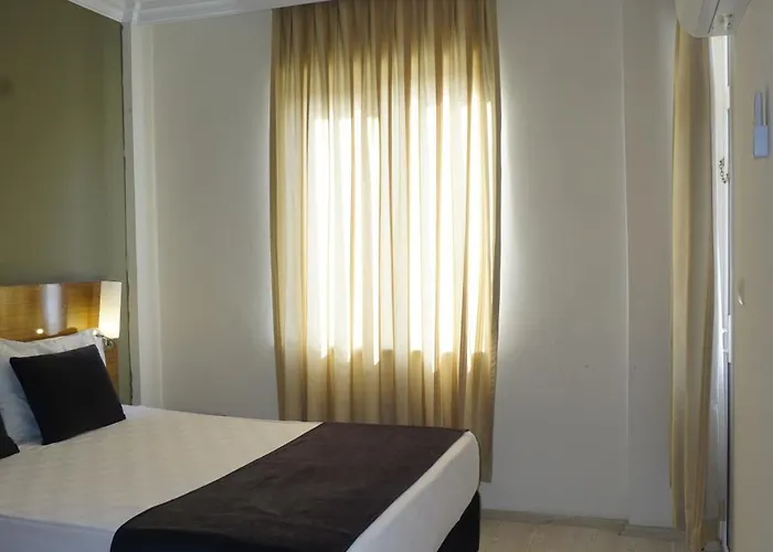 Hotel Sunlight Garden Side